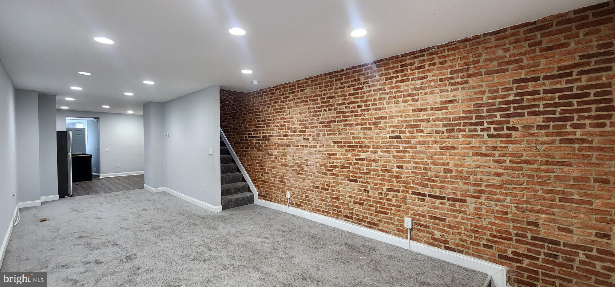 BROADWAY EAST - Residential Lease