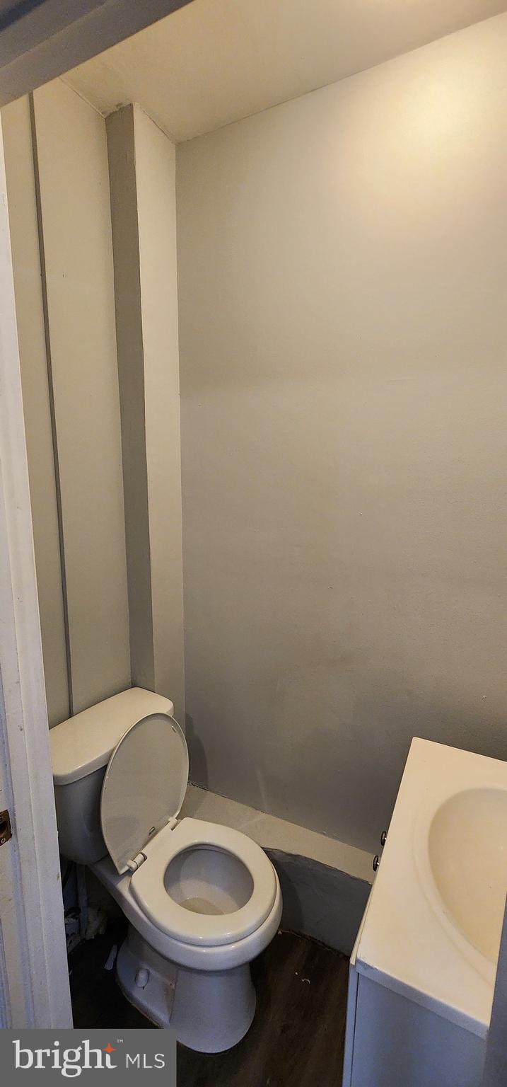 BROADWAY EAST - Residential Lease