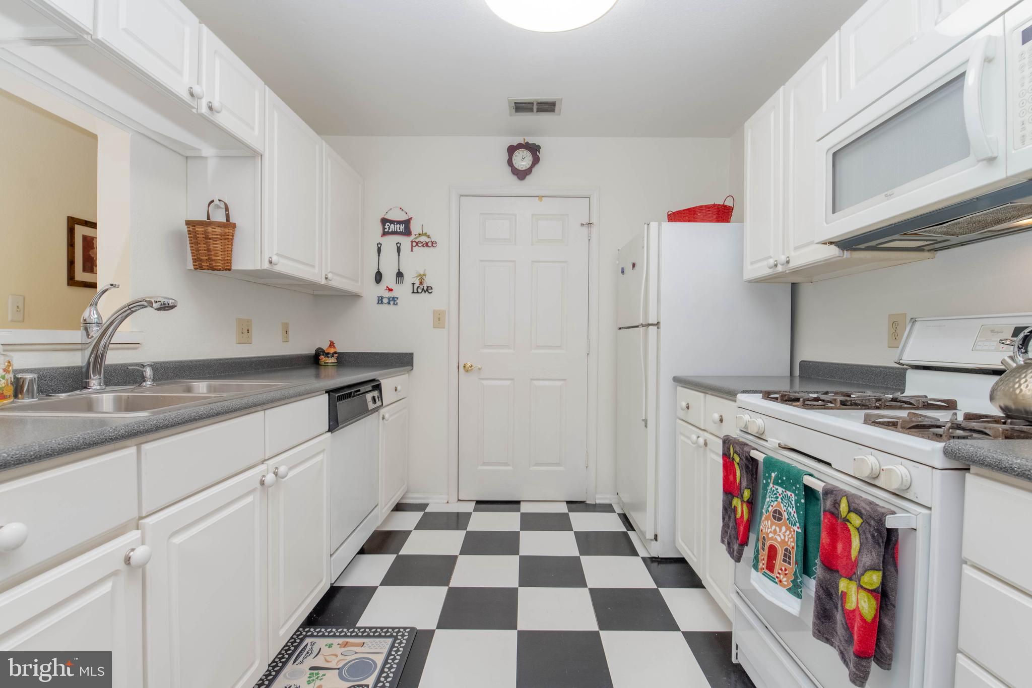 ENGLISH COUNTRY MANOR - Residential