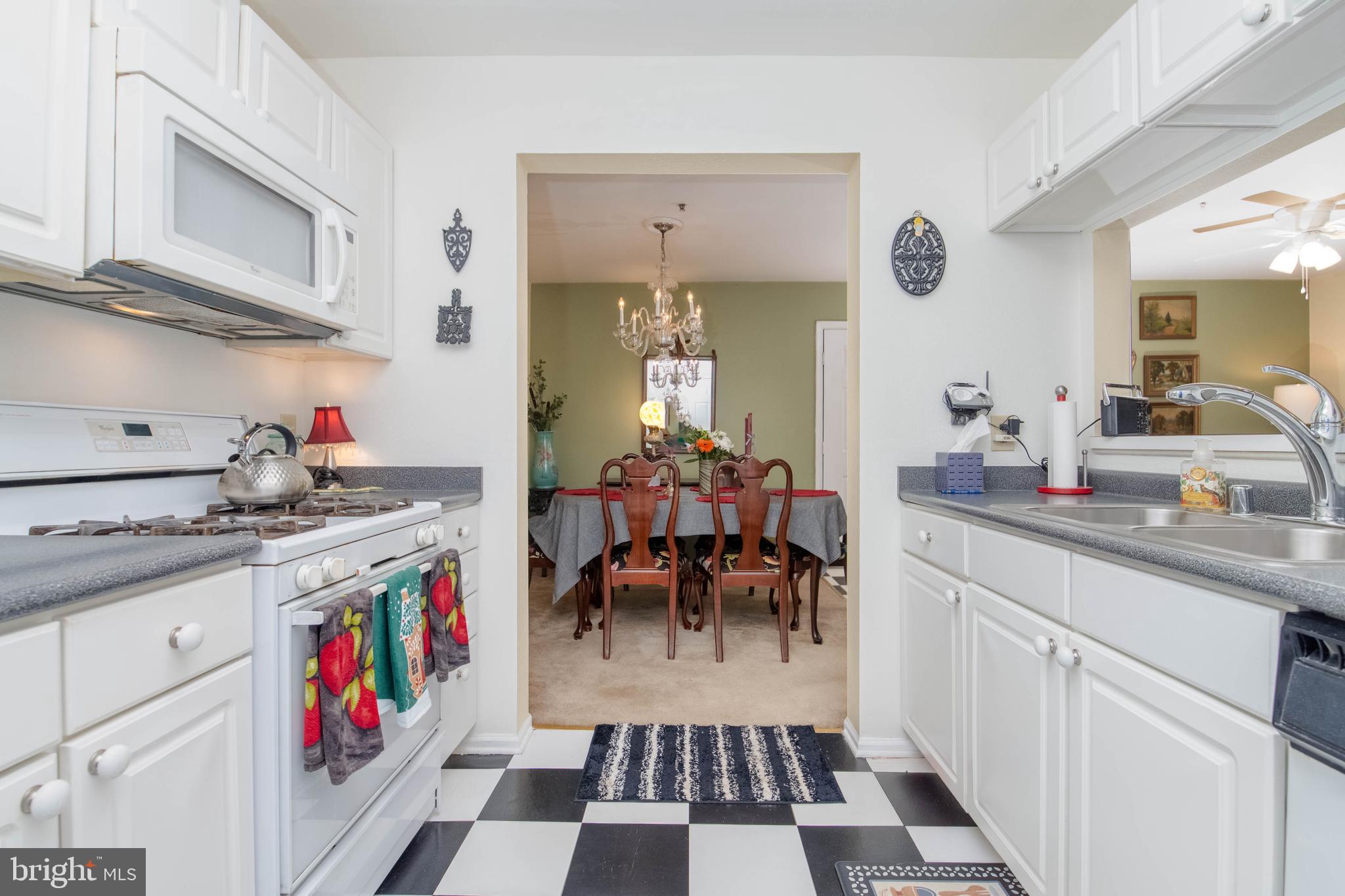 ENGLISH COUNTRY MANOR - Residential