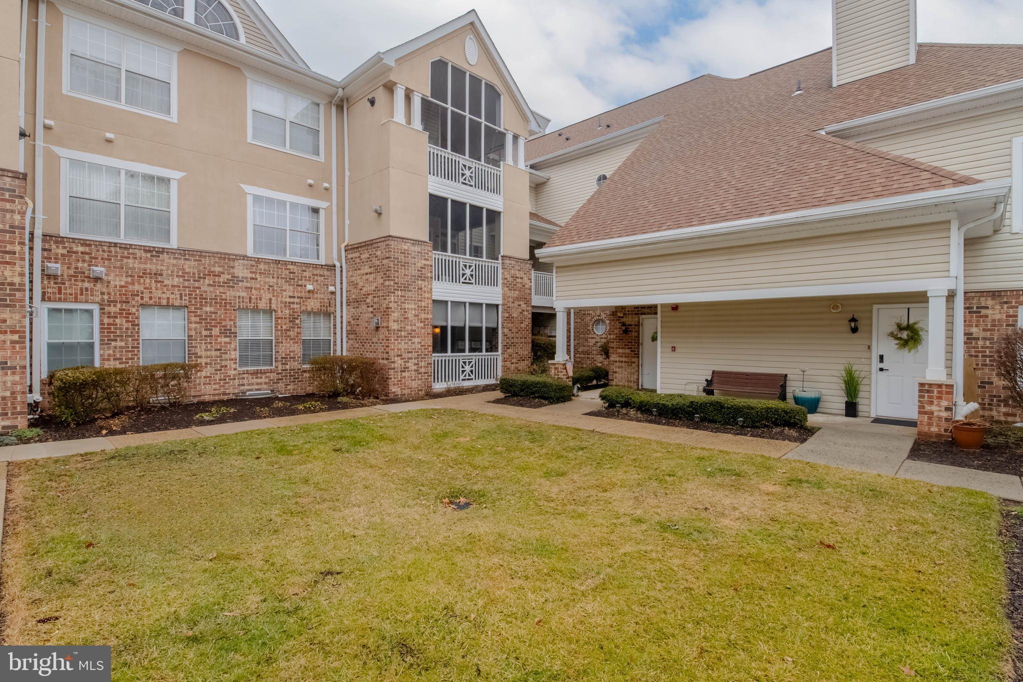 ENGLISH COUNTRY MANOR - Residential