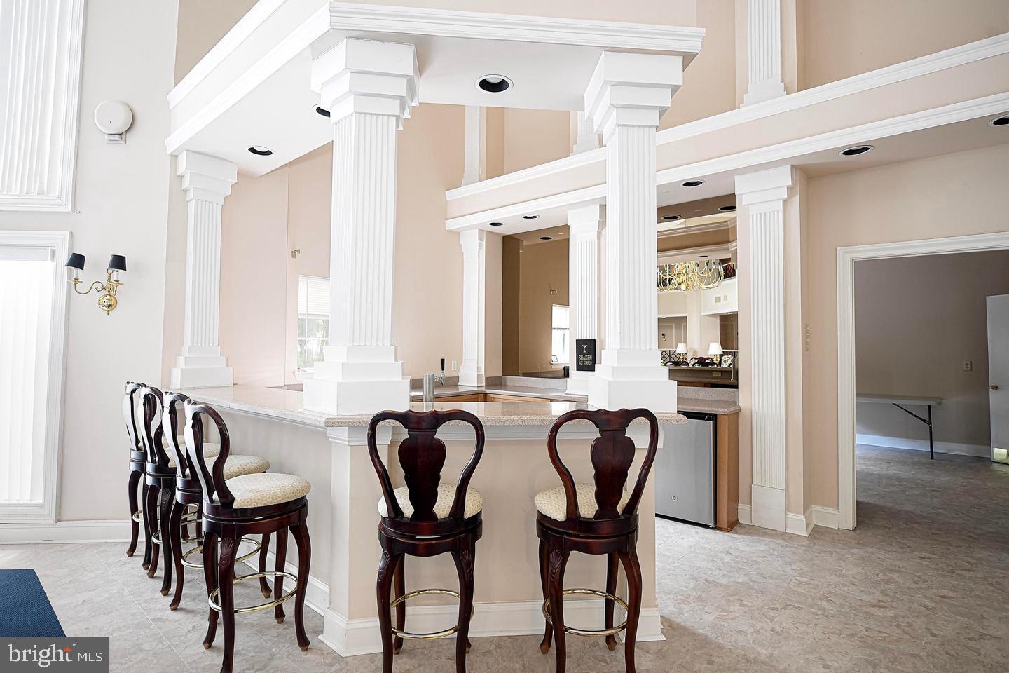 ENGLISH COUNTRY MANOR - Residential