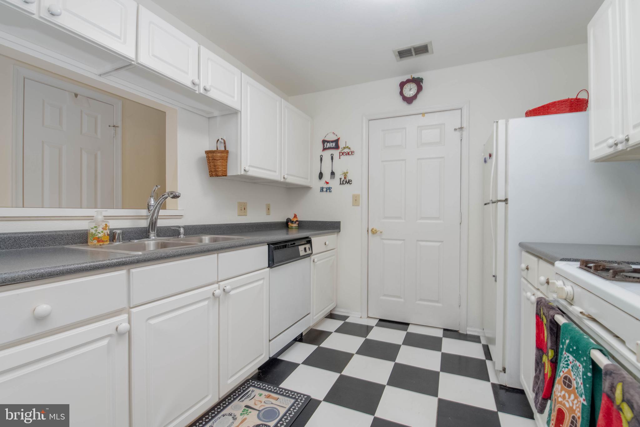 ENGLISH COUNTRY MANOR - Residential