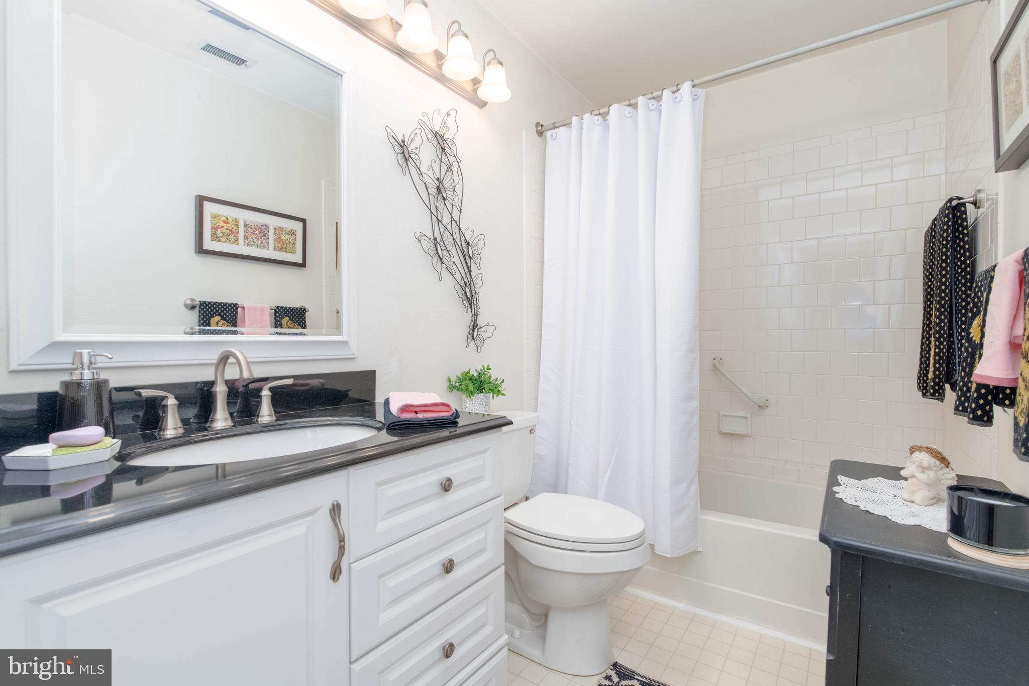 ENGLISH COUNTRY MANOR - Residential