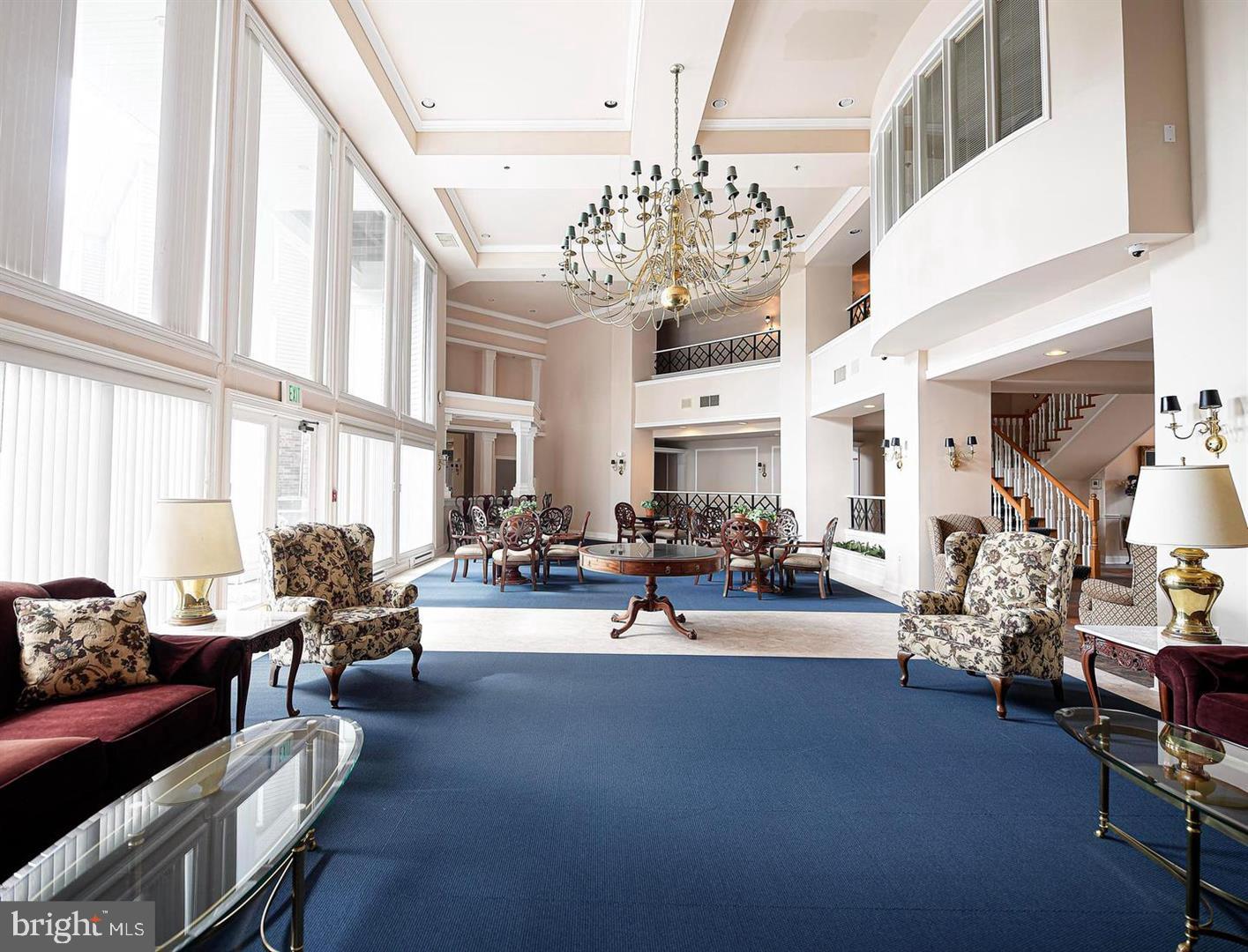 ENGLISH COUNTRY MANOR - Residential