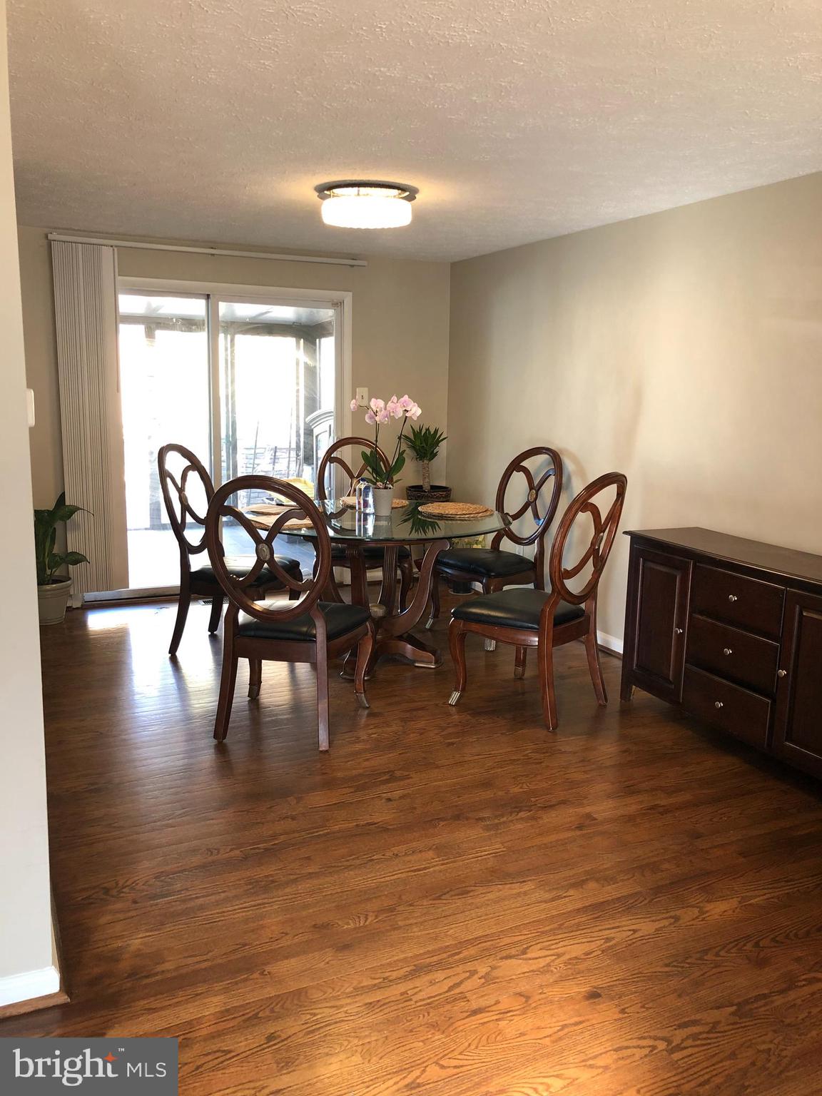 HILLCREST KNOLLS - Residential