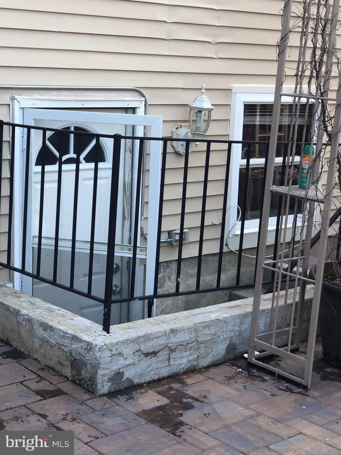 HILLCREST KNOLLS - Residential