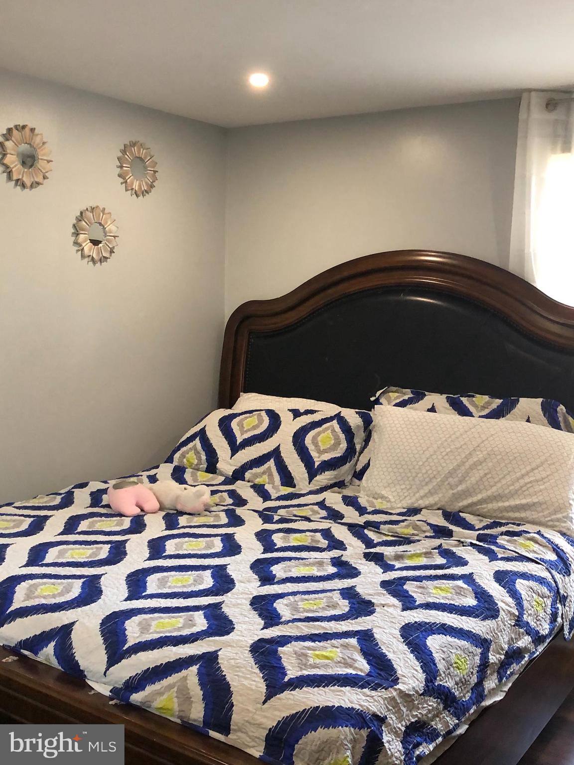 HILLCREST KNOLLS - Residential