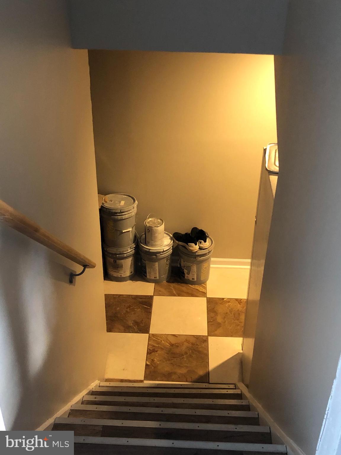 HILLCREST KNOLLS - Residential