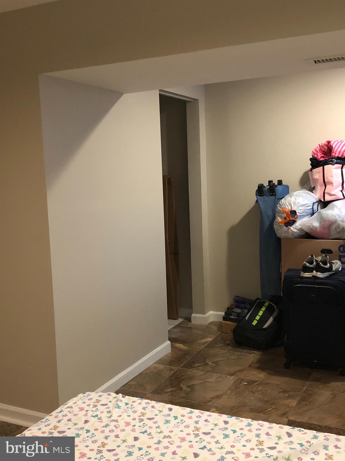 HILLCREST KNOLLS - Residential