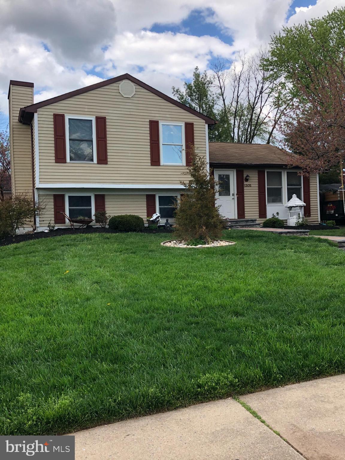 HILLCREST KNOLLS - Residential