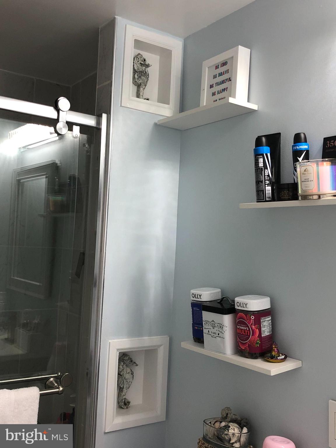 HILLCREST KNOLLS - Residential