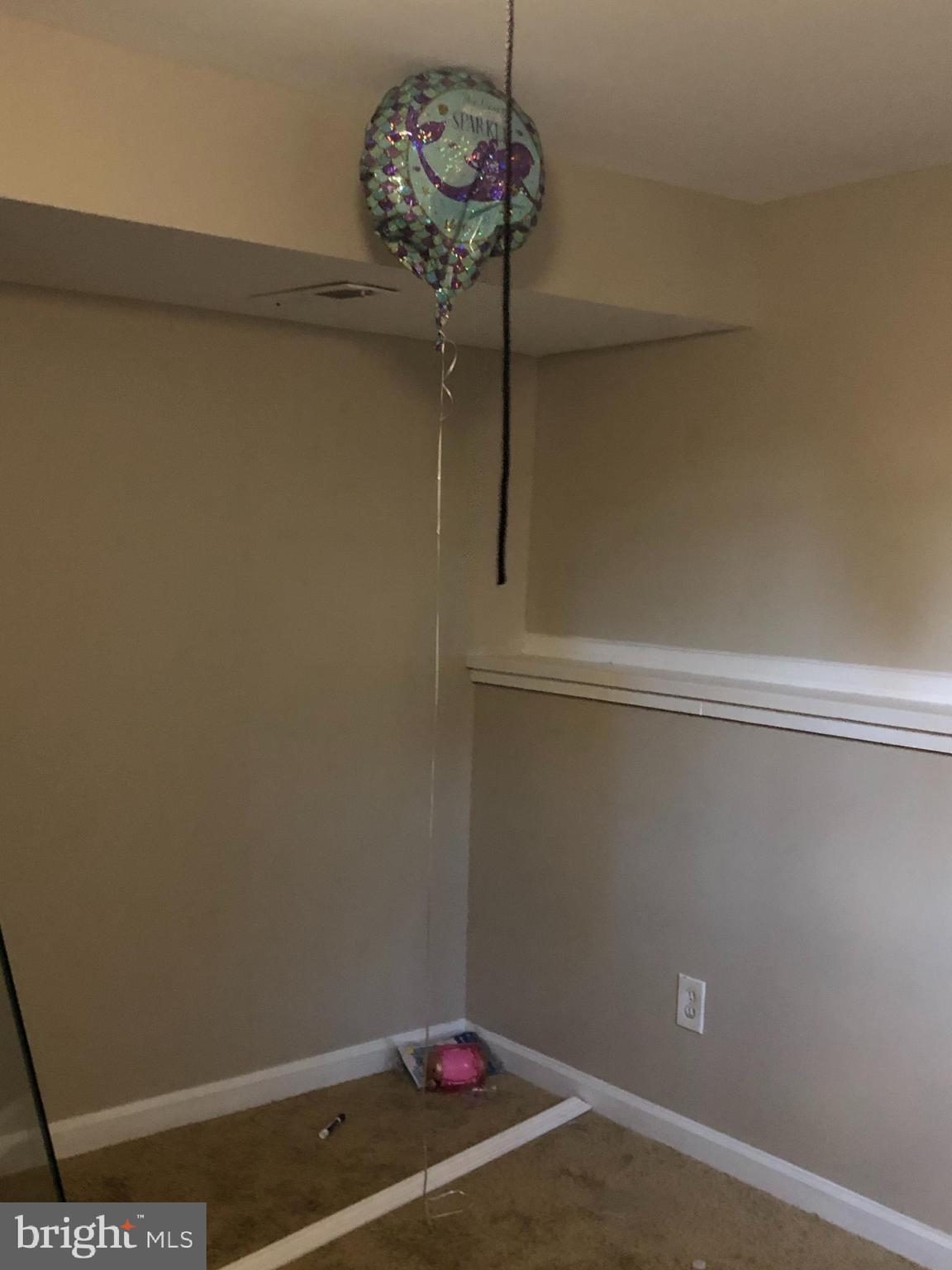 HILLCREST KNOLLS - Residential