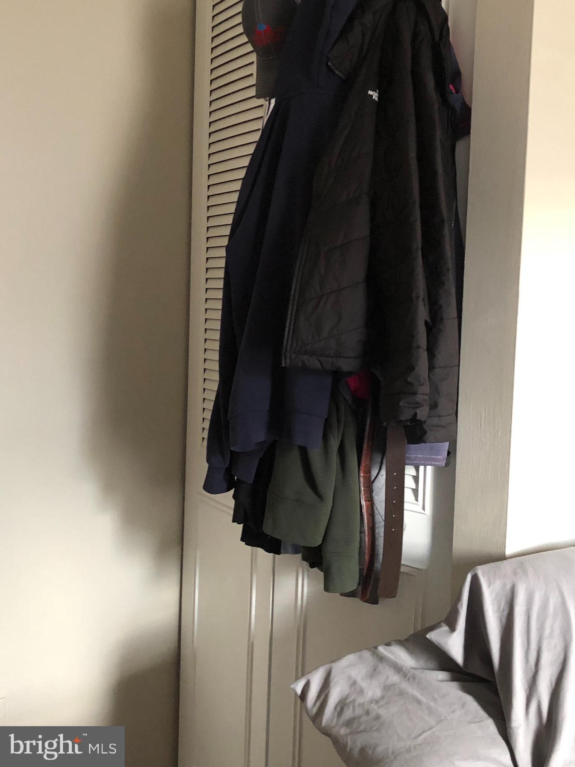 HILLCREST KNOLLS - Residential