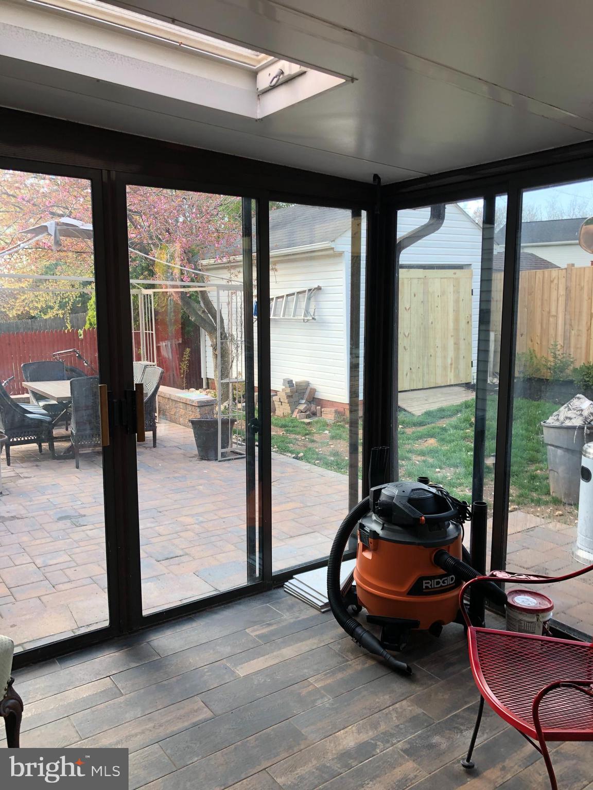 HILLCREST KNOLLS - Residential