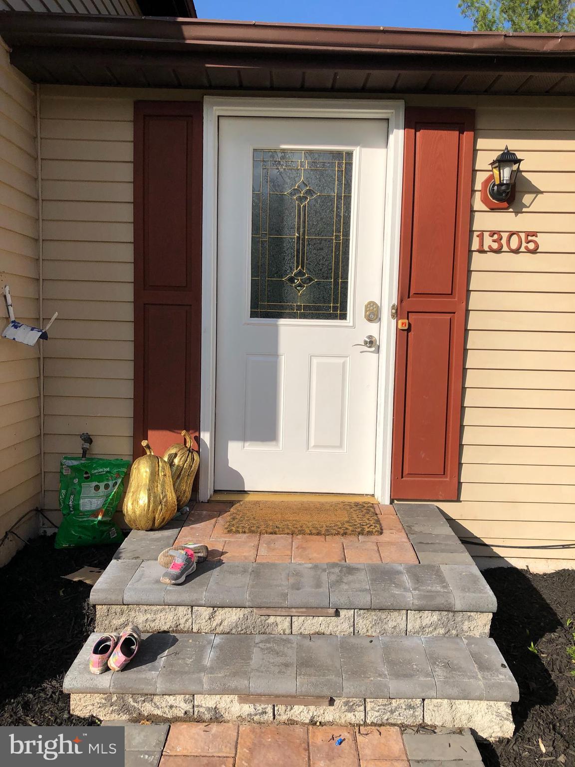 HILLCREST KNOLLS - Residential