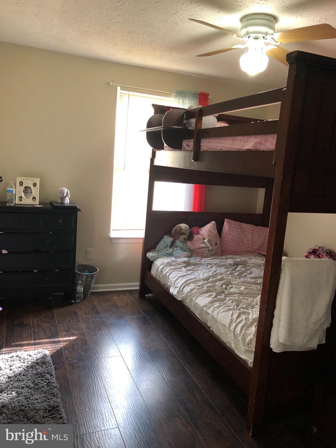 HILLCREST KNOLLS - Residential