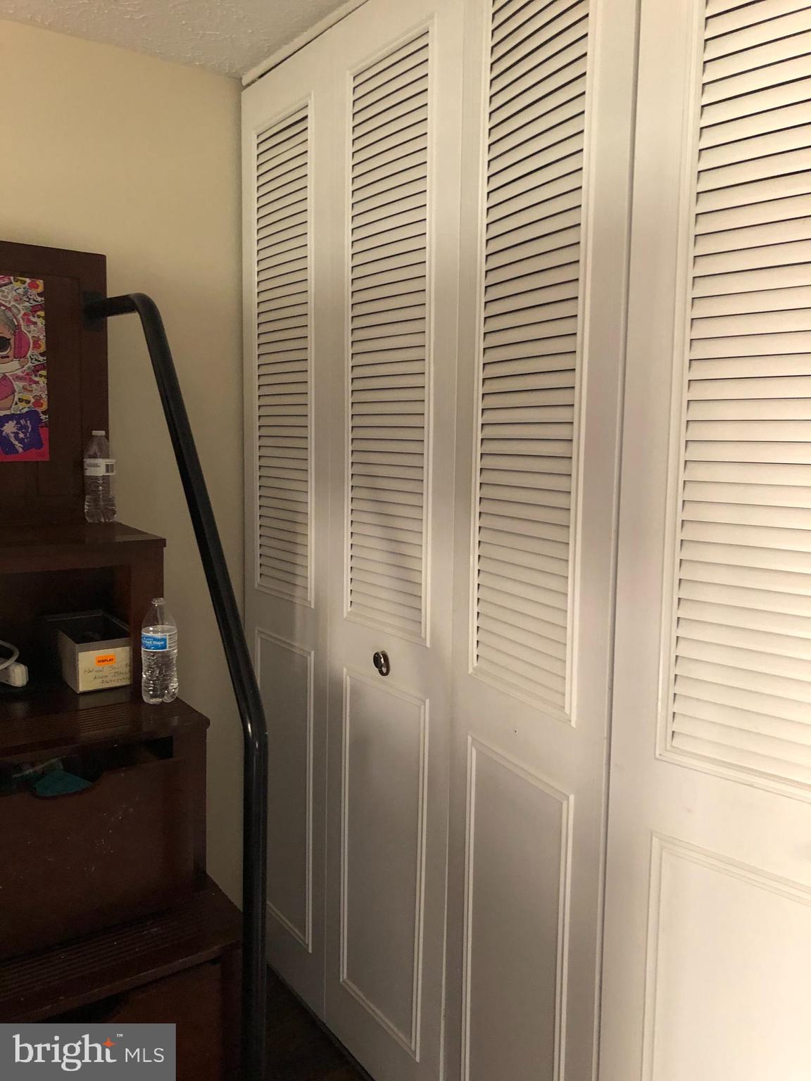 HILLCREST KNOLLS - Residential