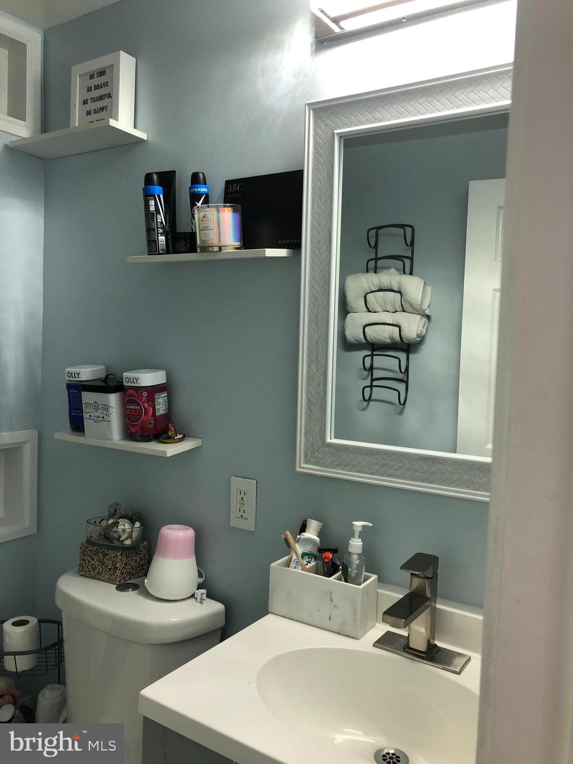 HILLCREST KNOLLS - Residential