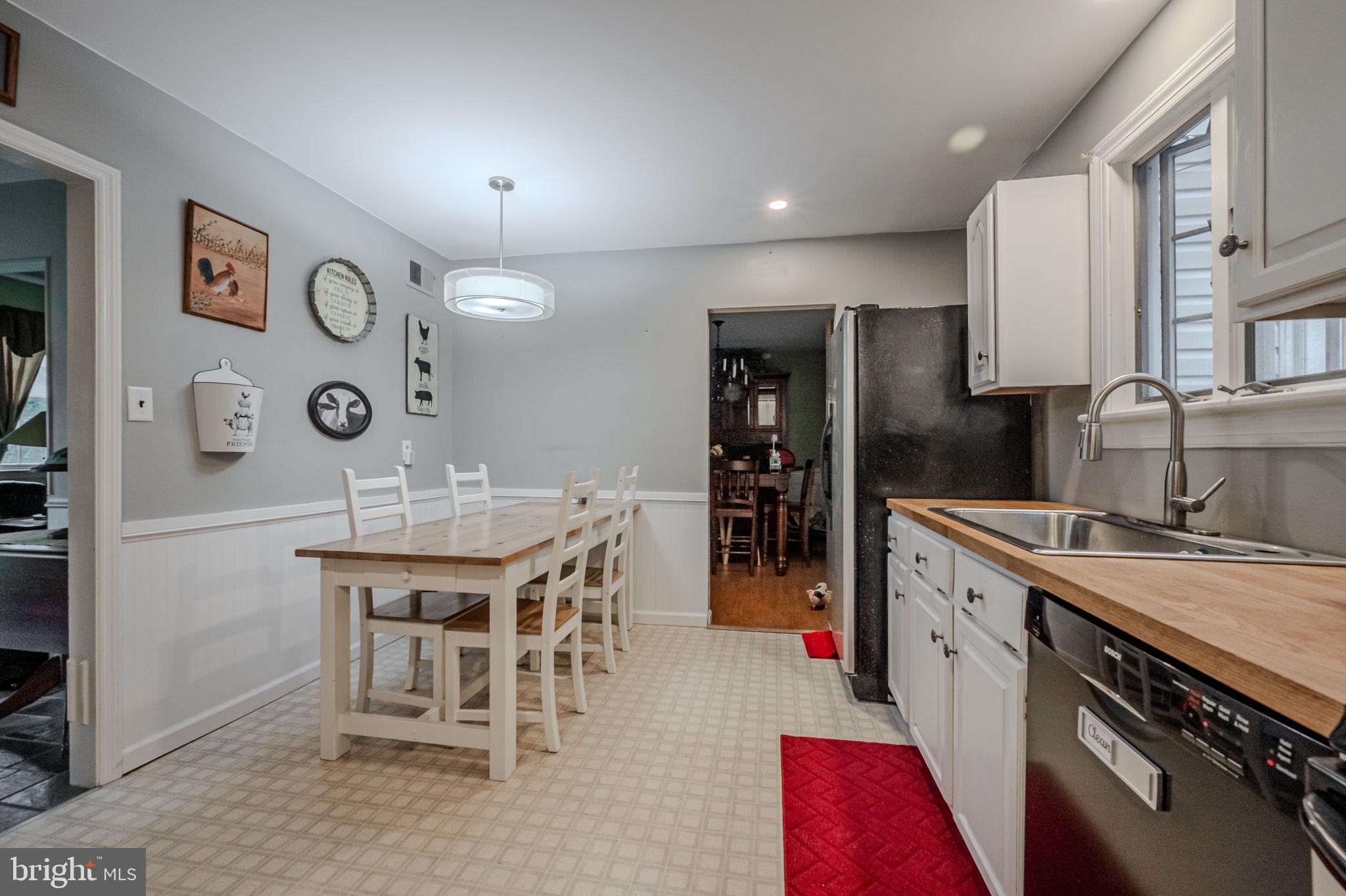 DEACONS WALK - Residential