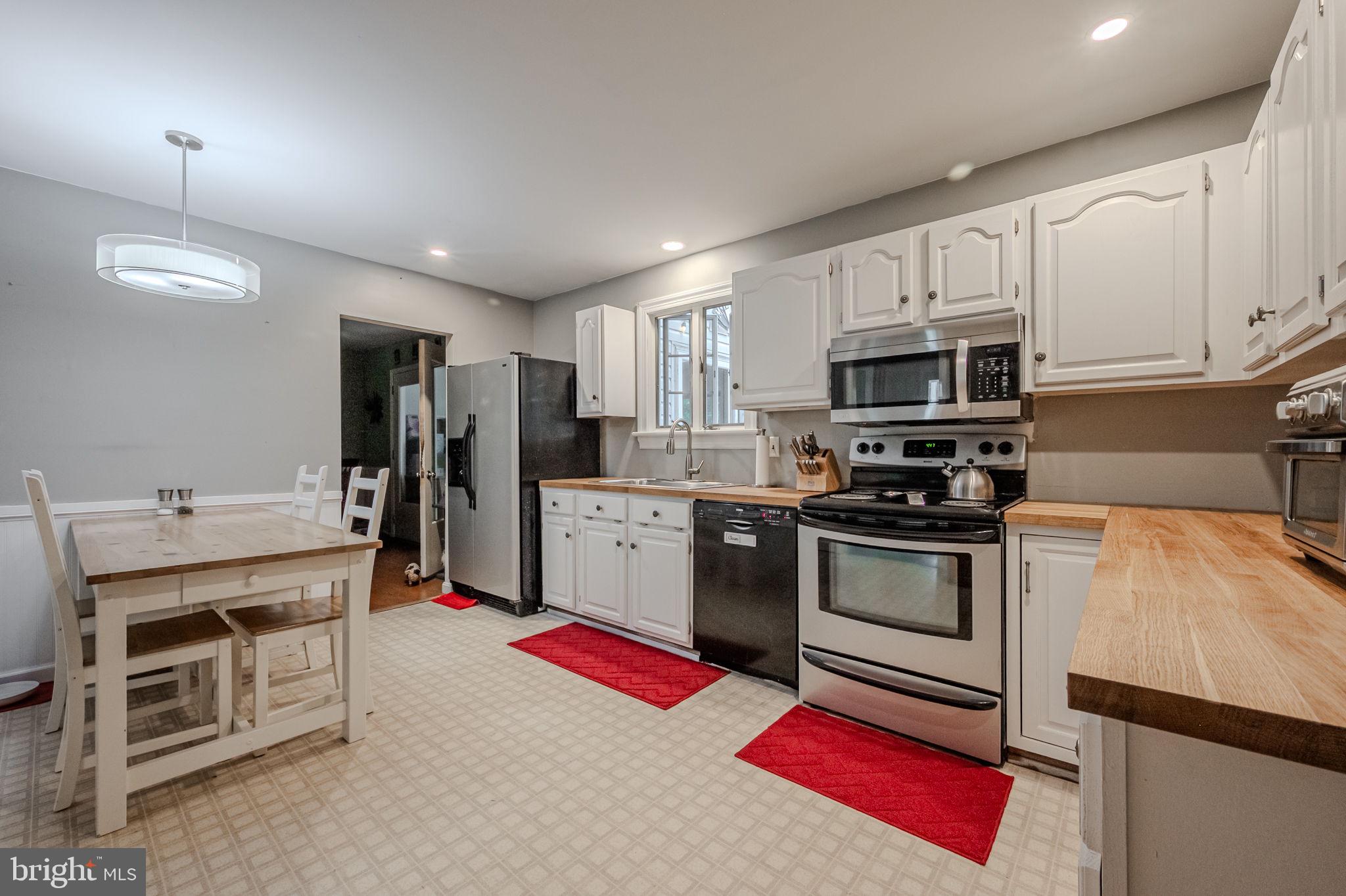 DEACONS WALK - Residential