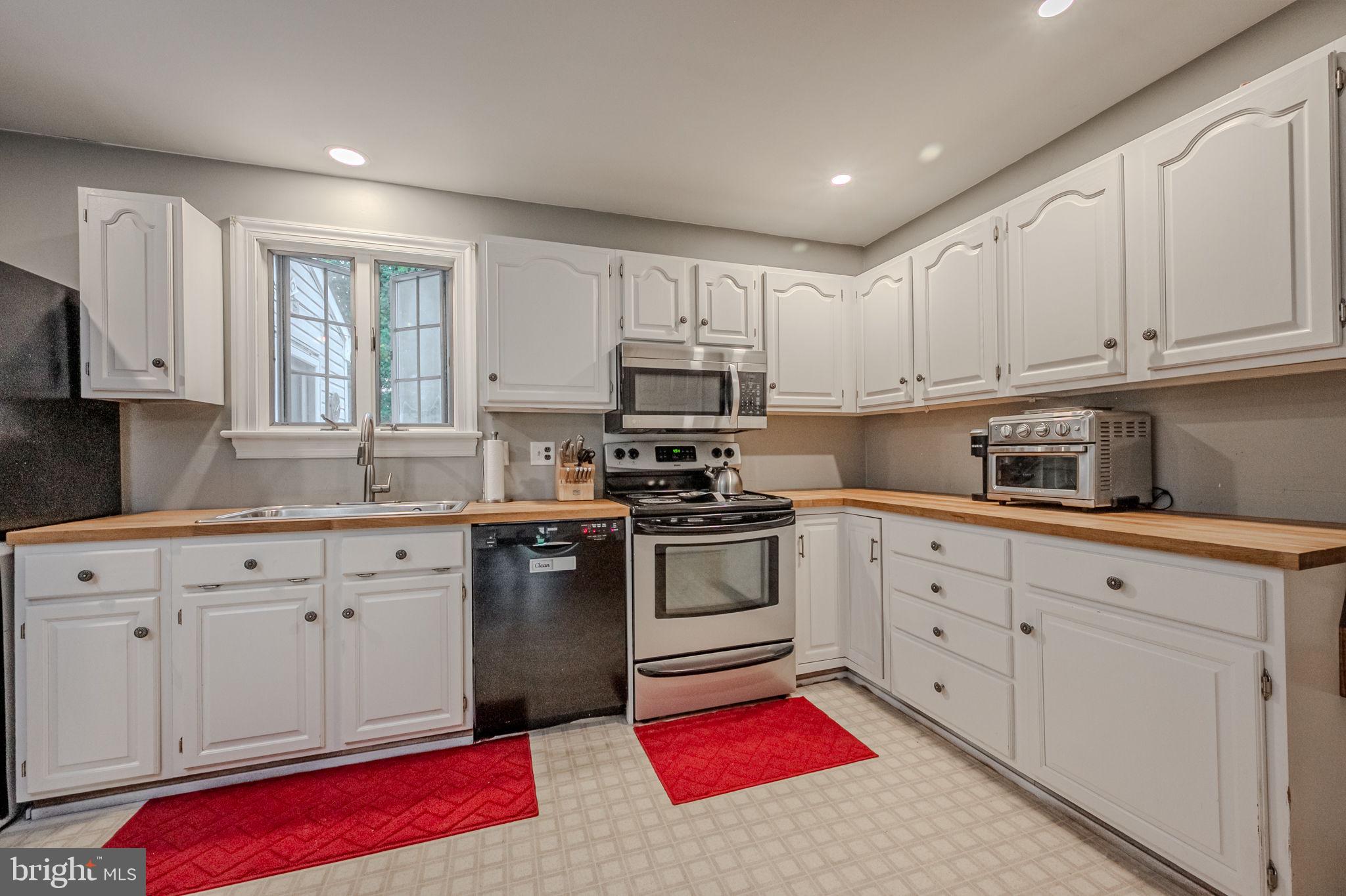 DEACONS WALK - Residential