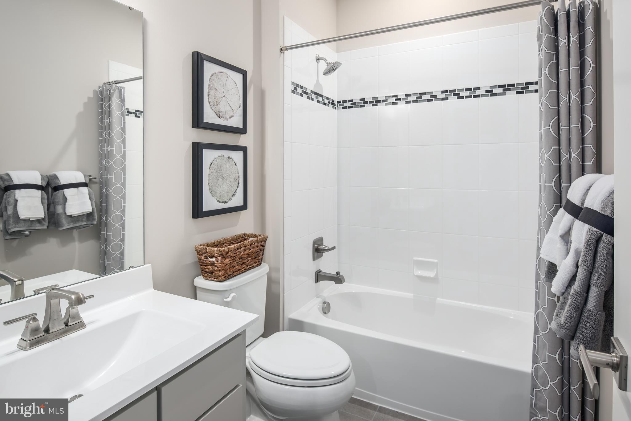 HERITAGE WOODS - Residential