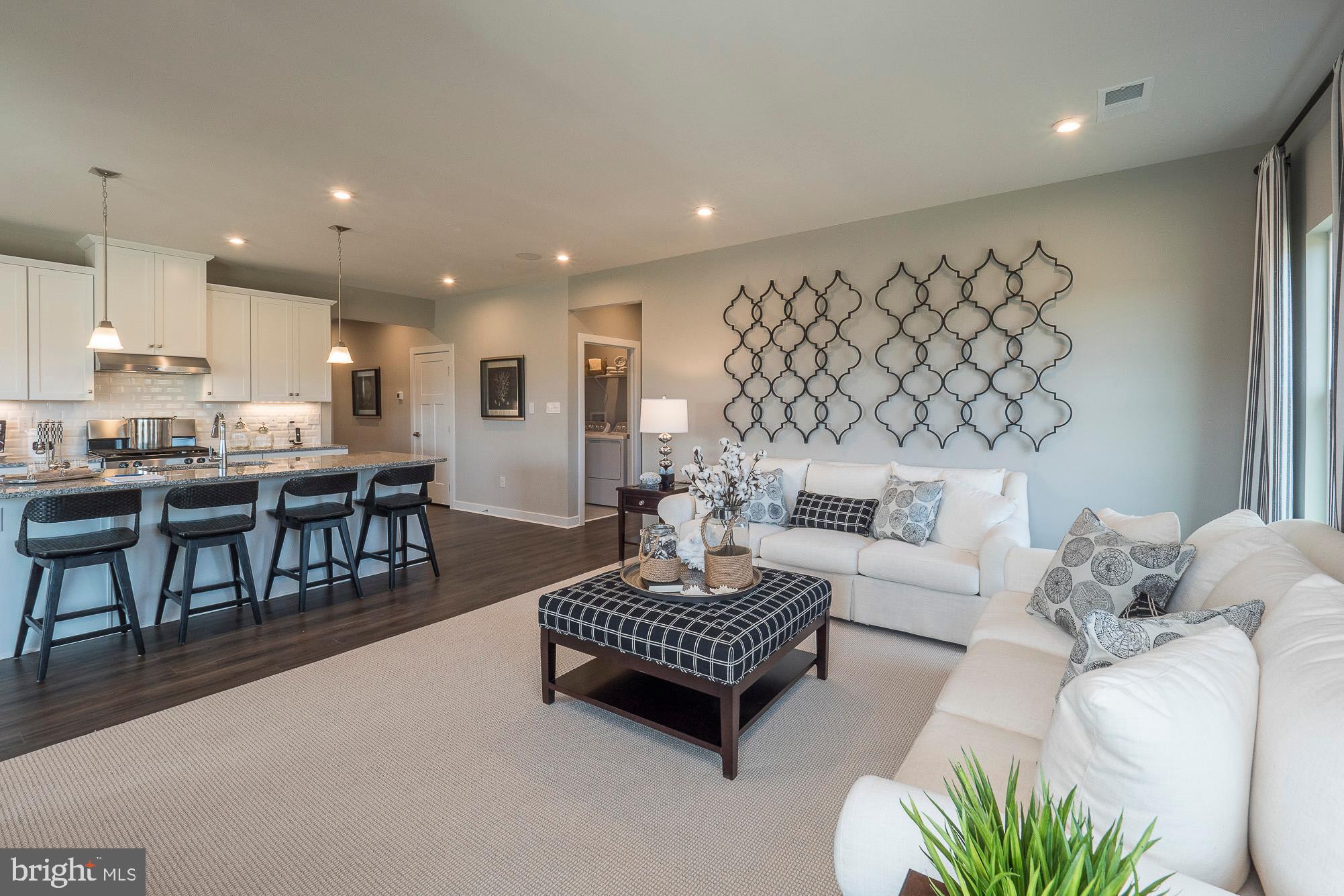 HERITAGE WOODS - Residential