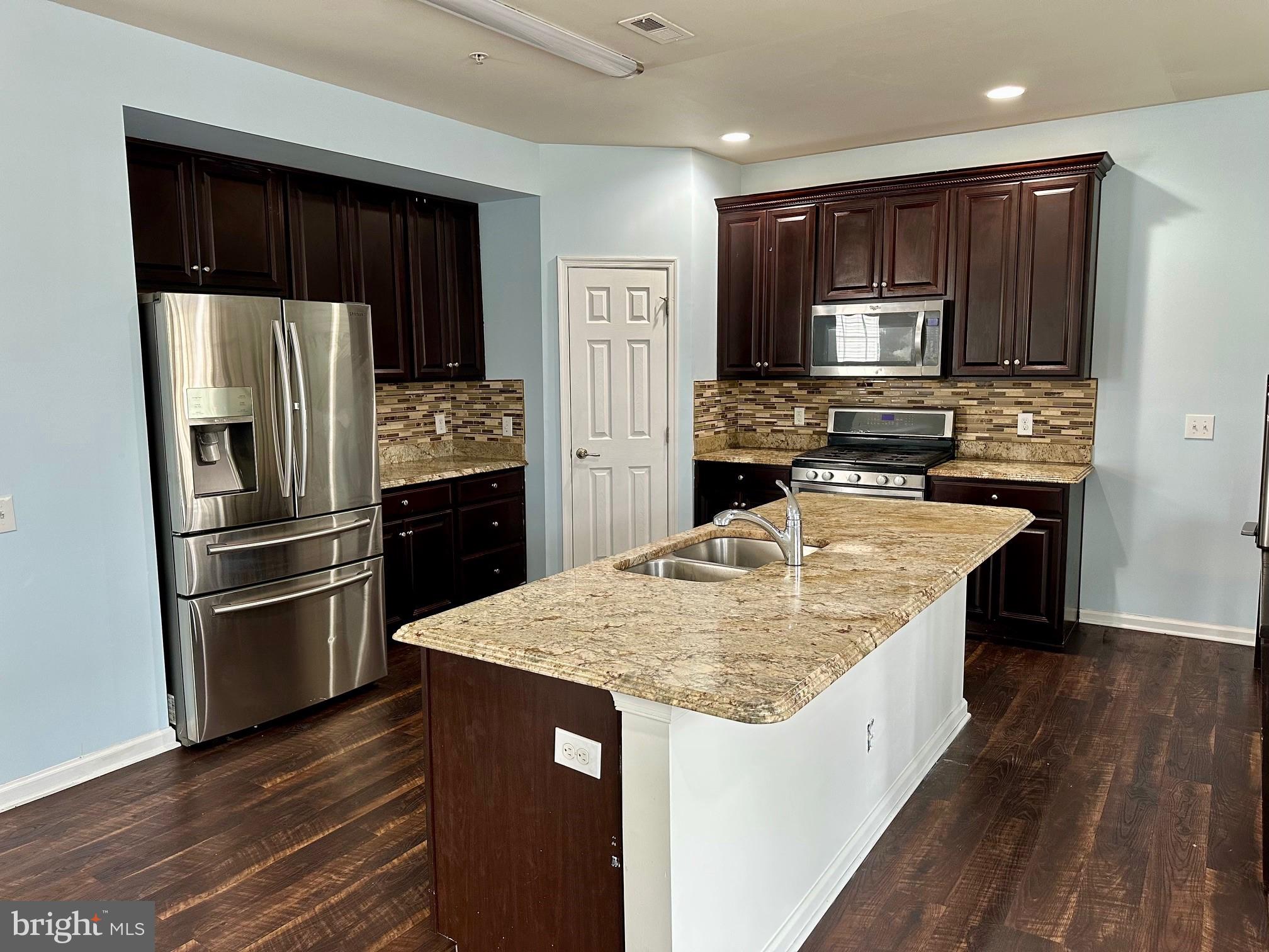 APPLECROSS - Residential Lease