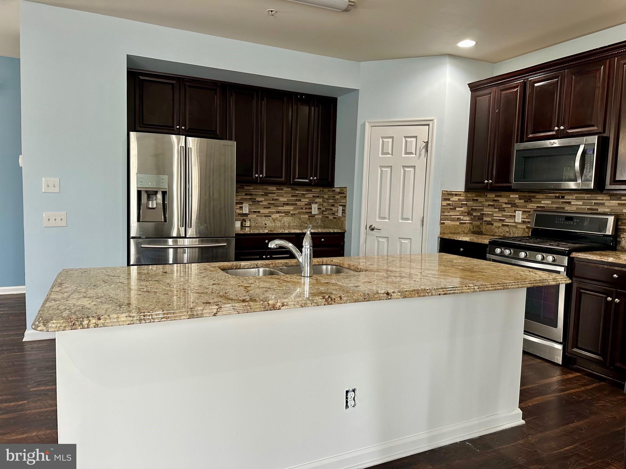 APPLECROSS - Residential Lease