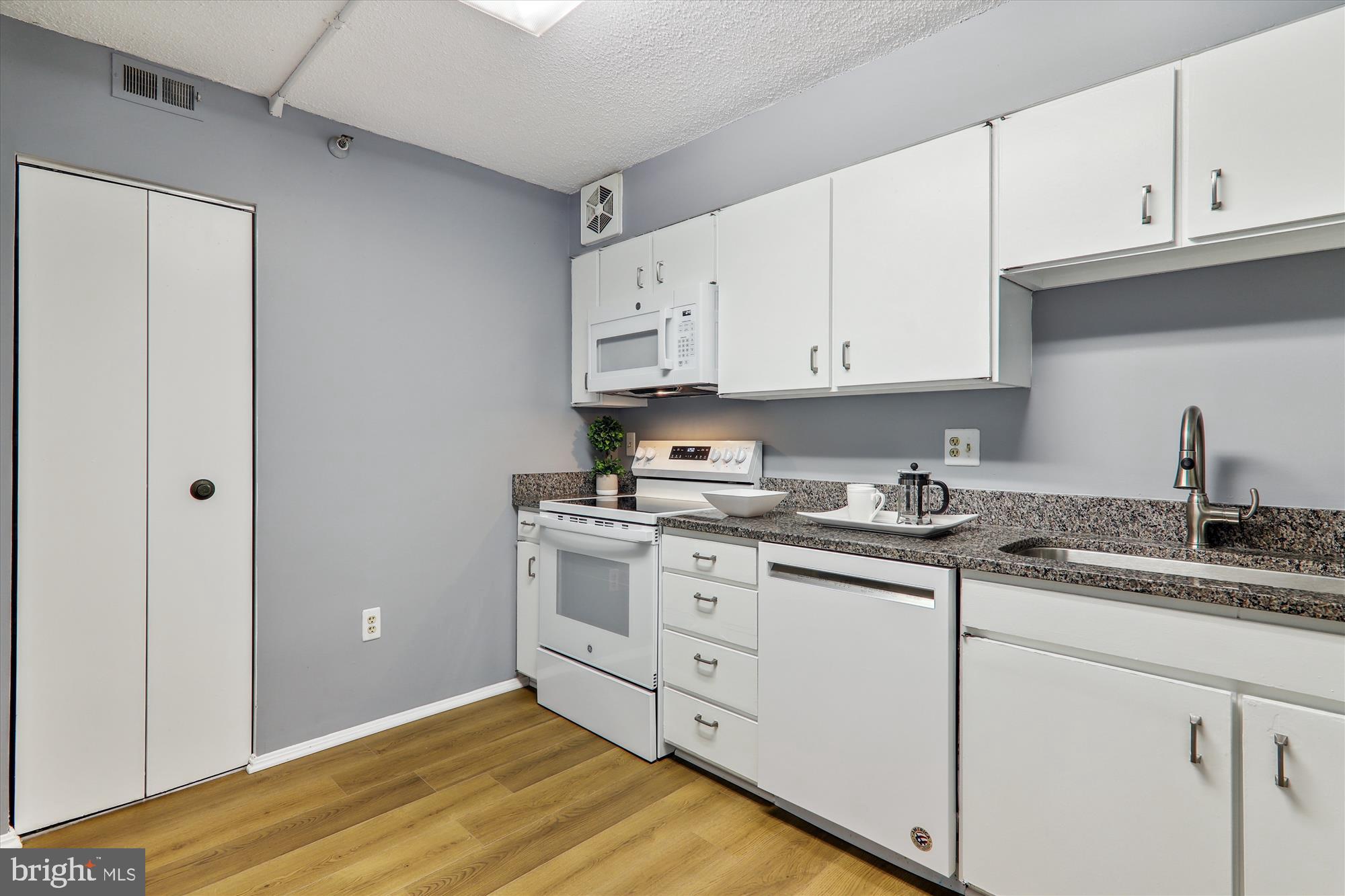 GREENS AT LEISURE WORLD - Residential