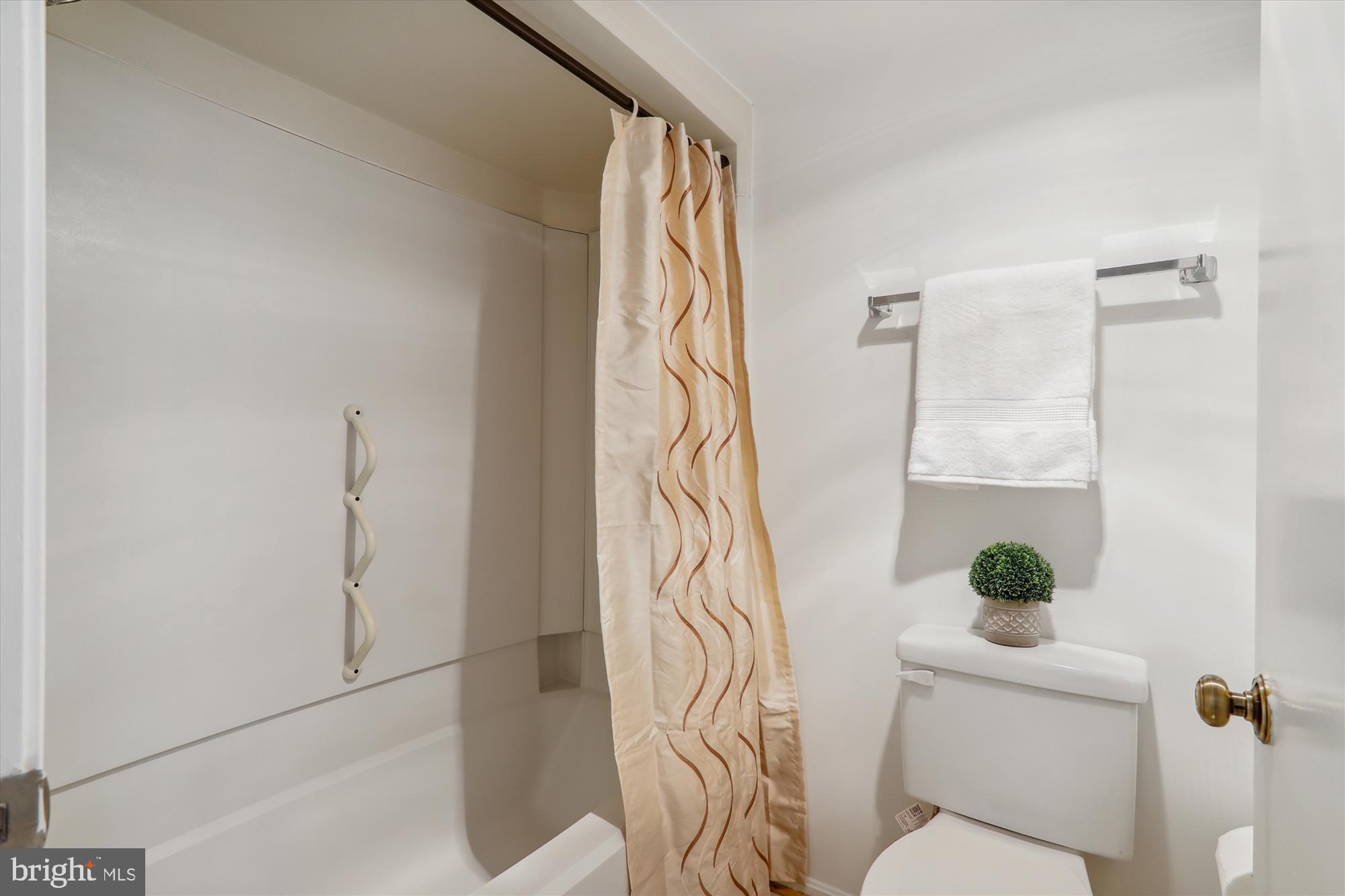 GREENS AT LEISURE WORLD - Residential