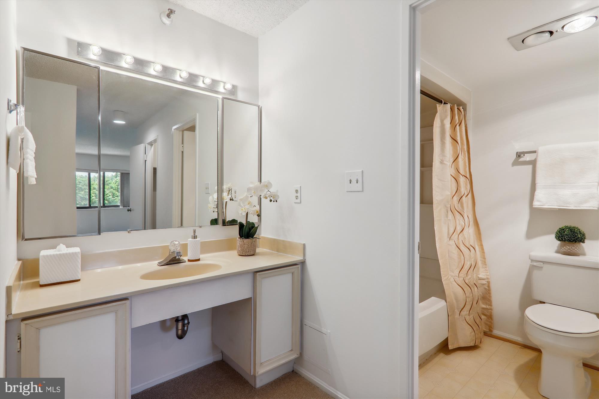 GREENS AT LEISURE WORLD - Residential