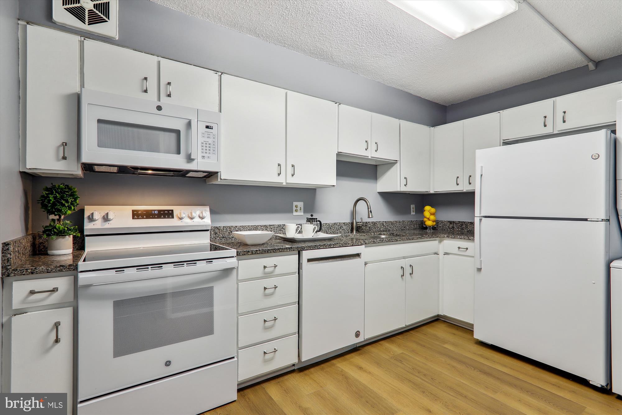 GREENS AT LEISURE WORLD - Residential