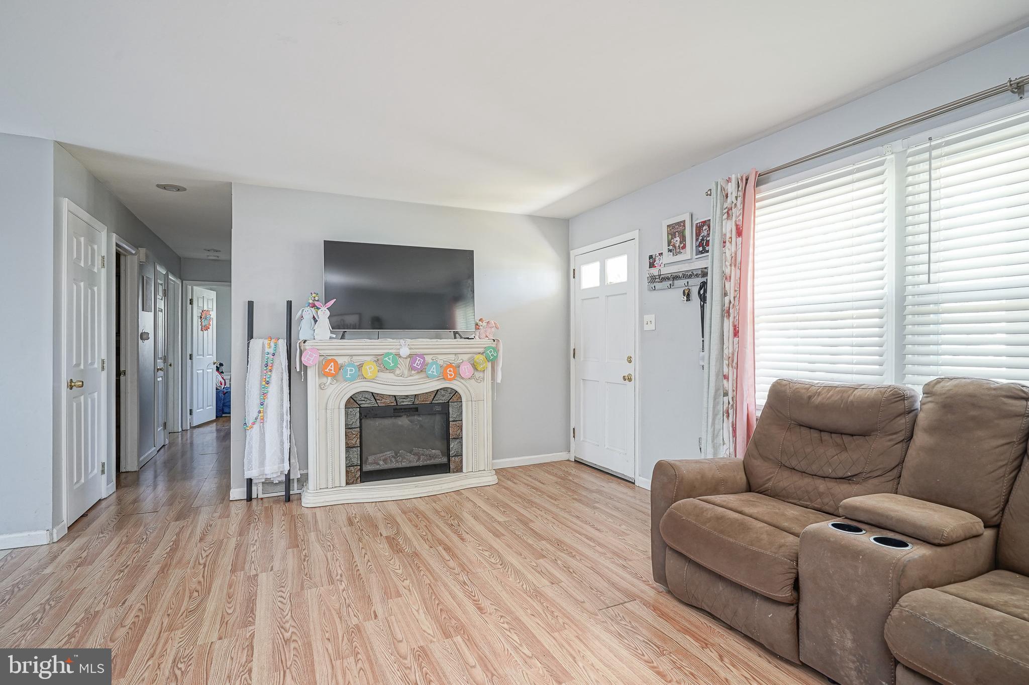 2432 S BROOKFIELD STREET