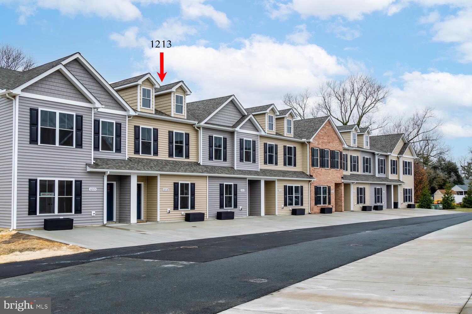 1213 BROAD LEAF COURT
