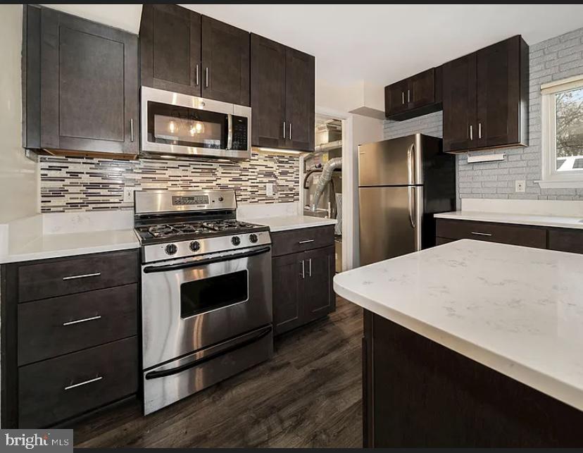 VILLAGE OF OAKLAND MILLS - Residential Lease