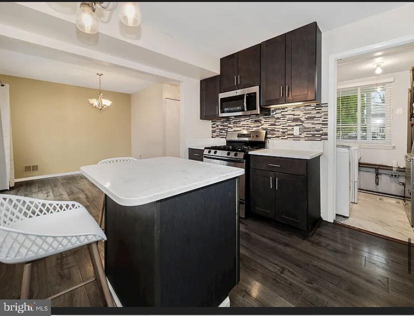 VILLAGE OF OAKLAND MILLS - Residential Lease