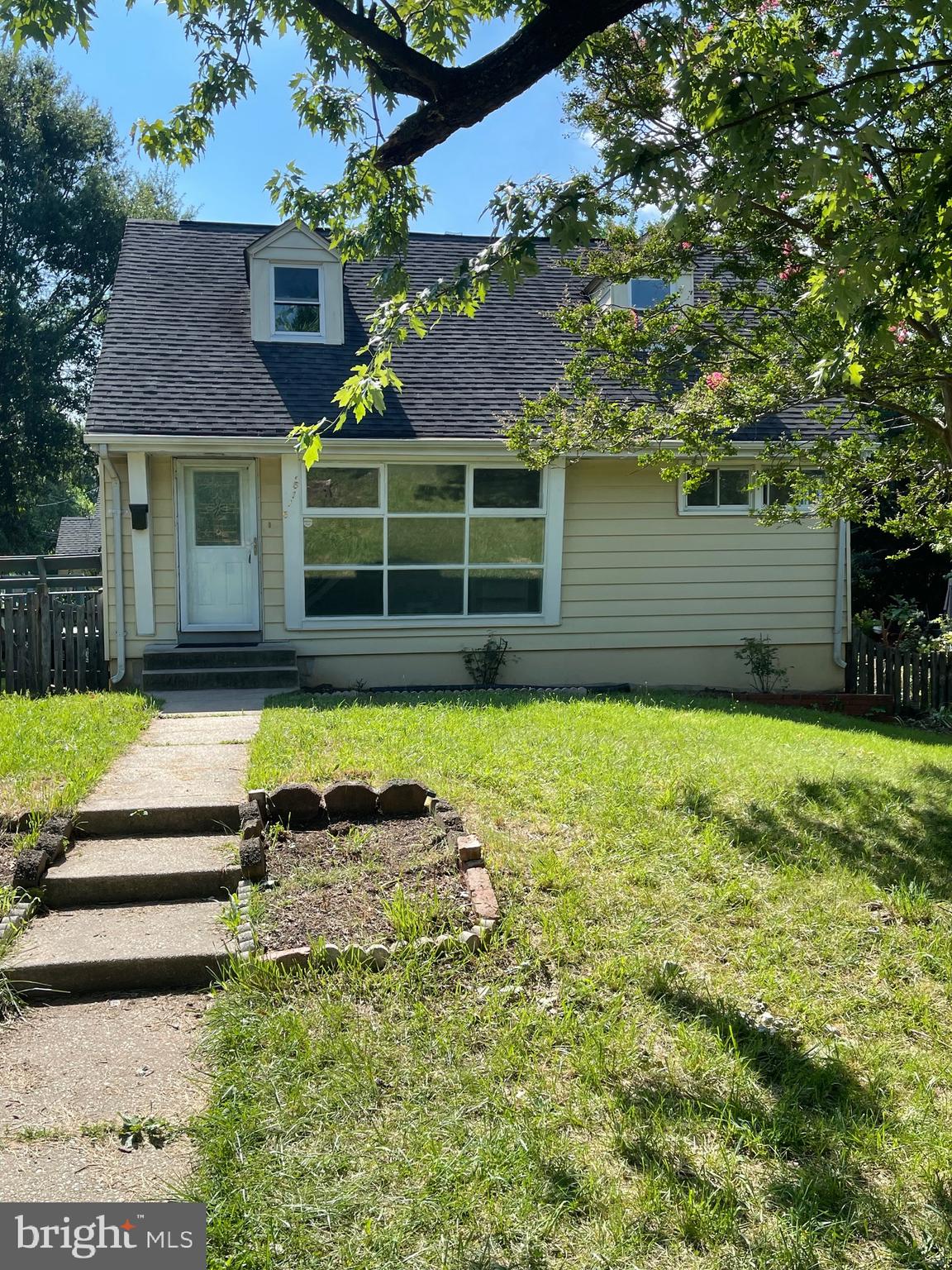 Another gorgeous home brought to you by Prime House Property Management!
Now Available Updated 3BR/2BA Detached Home in Hyattsville!
Welcome to 5115 72nd Ave a freshly updated, fully detached single-family home with no shared walls, offering peace, privacy, and space to spread out.
3 Bedrooms | 2 Full Bathrooms | Approx. 1,100 sq. ft.
Listed at $2,650/month | Available Immediately
Pets Welcome!
Features include: