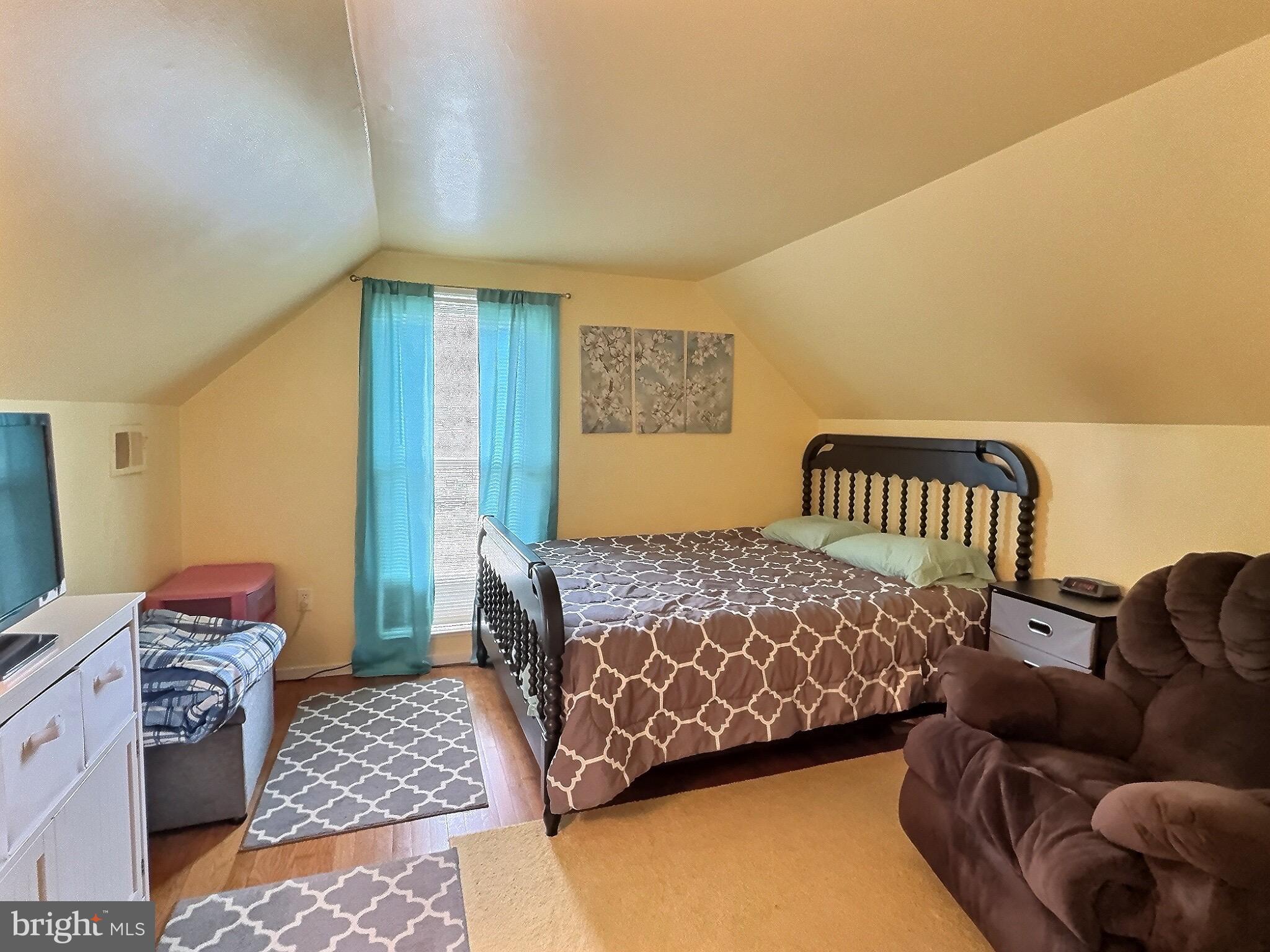 FORT WASHINGTON ESTATES - Residential