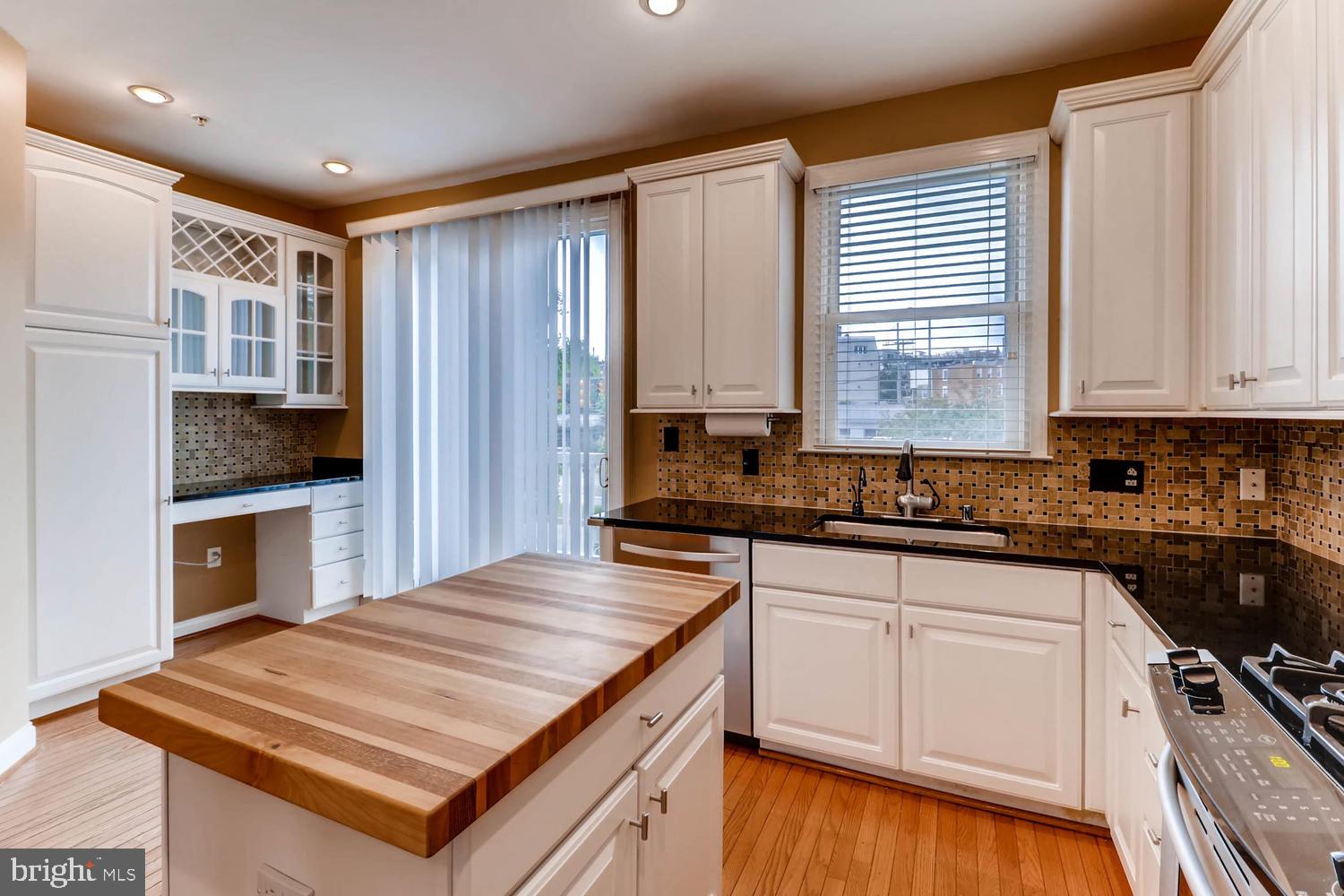 HARBORVIEW - Residential Lease