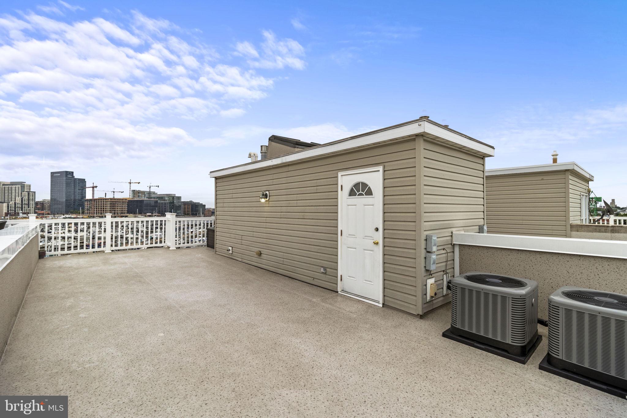 HARBORVIEW - Residential Lease