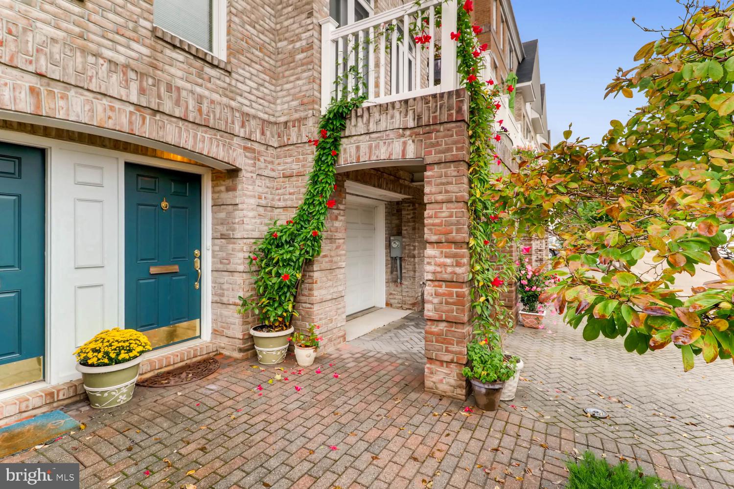 HARBORVIEW - Residential Lease