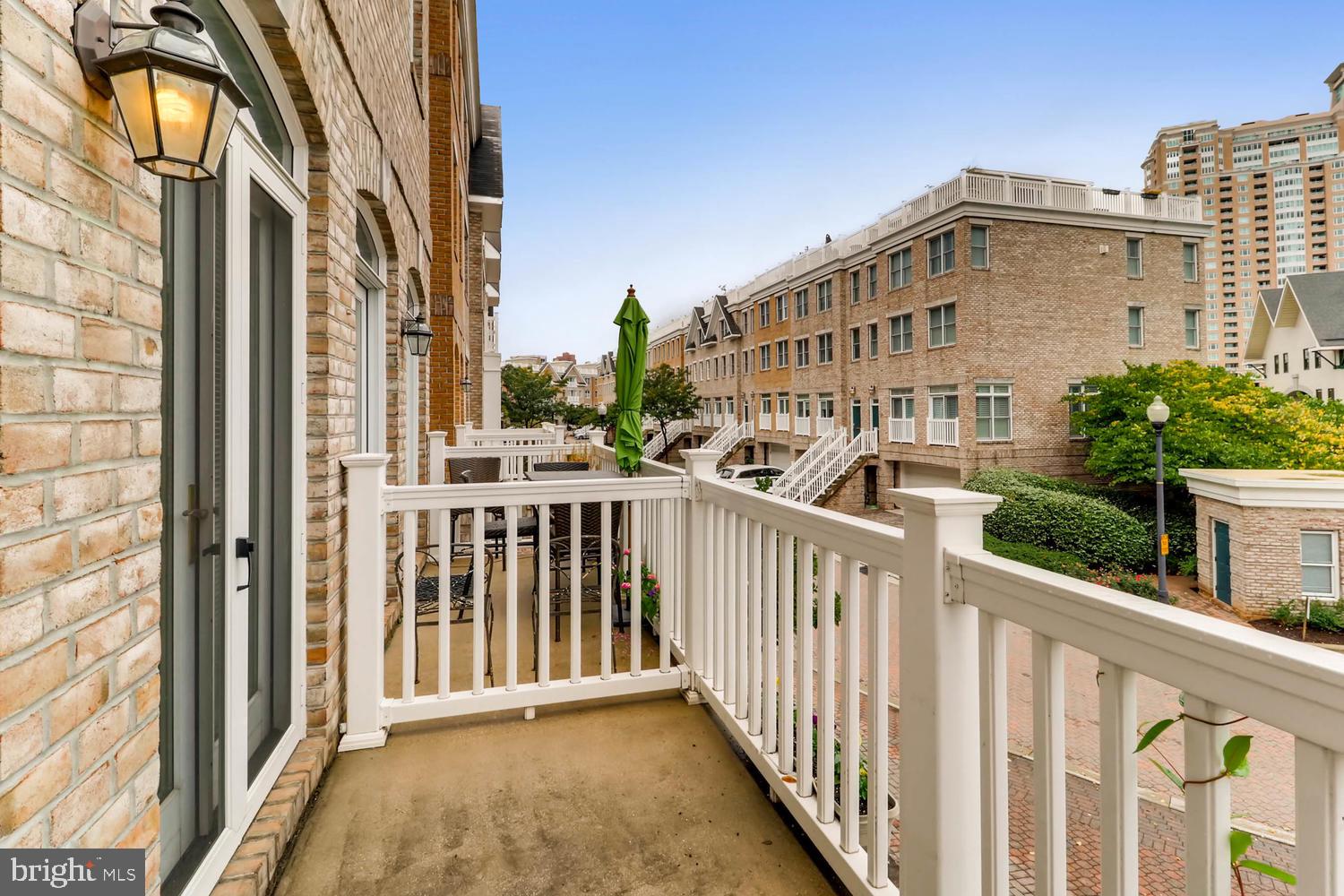 HARBORVIEW - Residential Lease