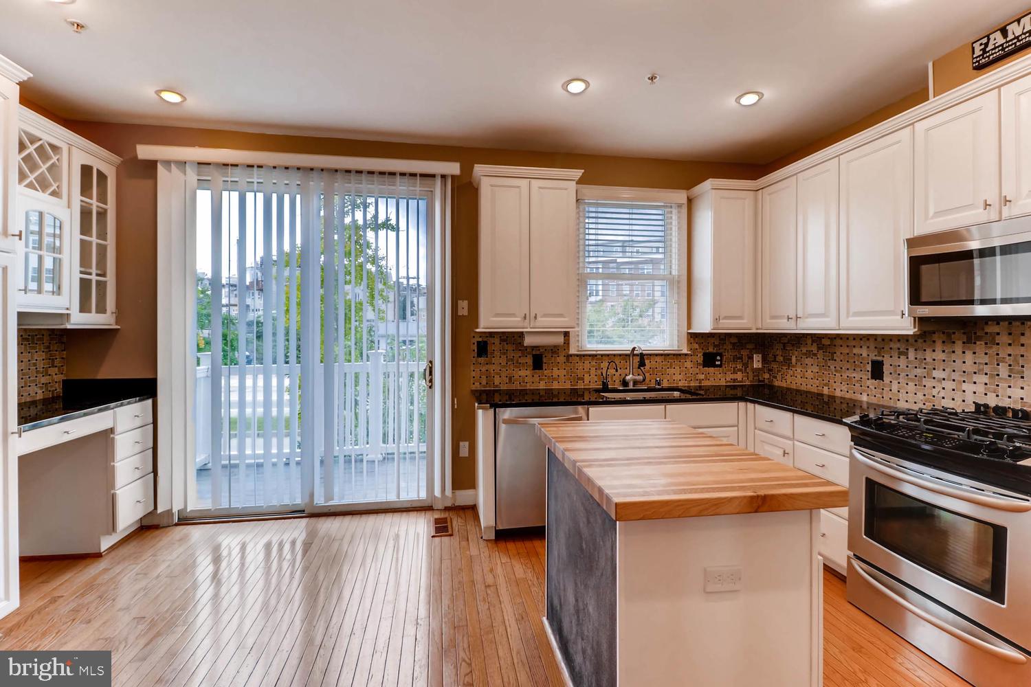 HARBORVIEW - Residential Lease