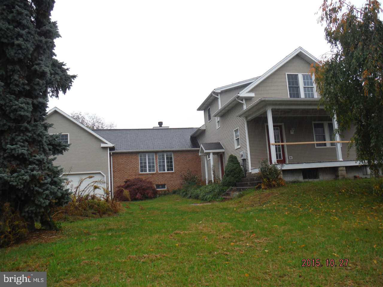 Come take advantage of all the possibilities and potential this 3595 square foot home has to offer. Act now this will not last long at this great price. Call Today!