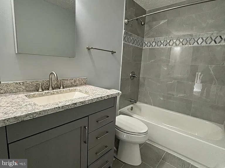 DEERFIELD - Residential Lease