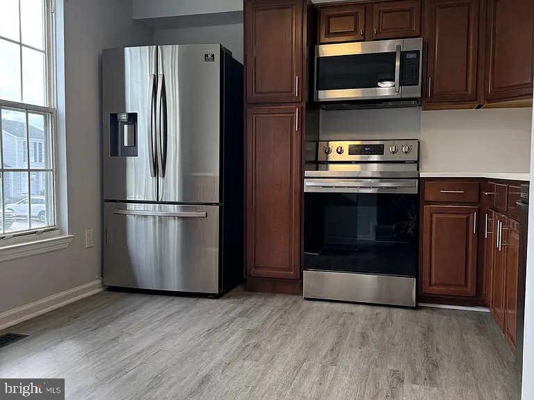 DEERFIELD - Residential Lease