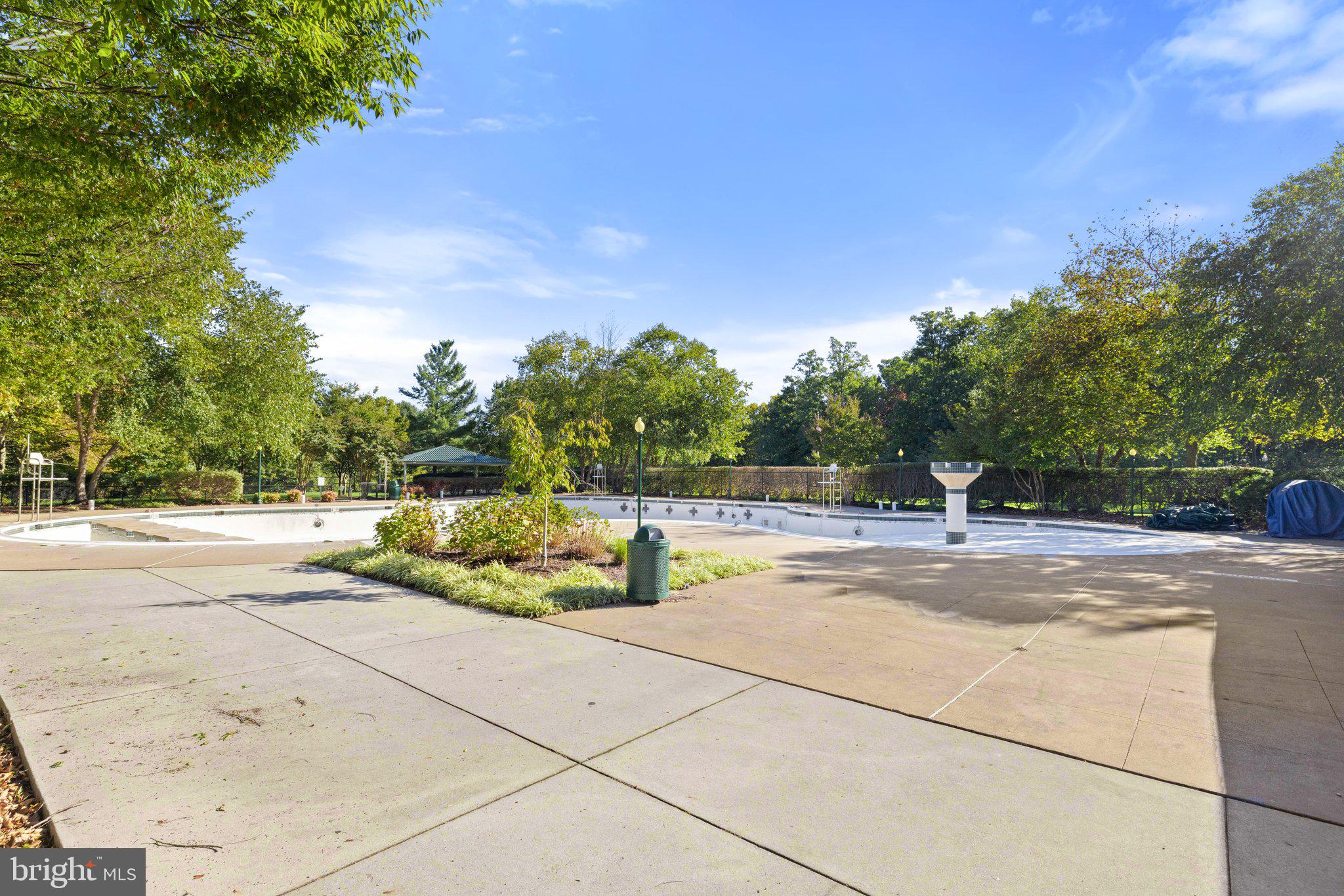 BARR HILL AT INVERNESS - Residential