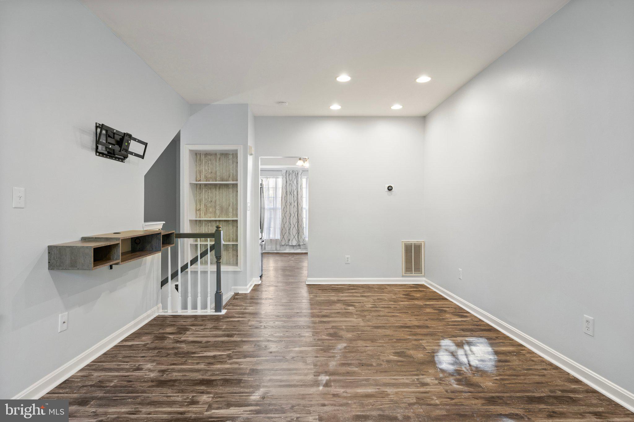 BARR HILL AT INVERNESS - Residential